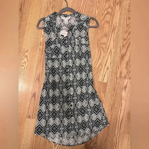 Knee Length NWT Button Up Tie Waist Dress Size 8